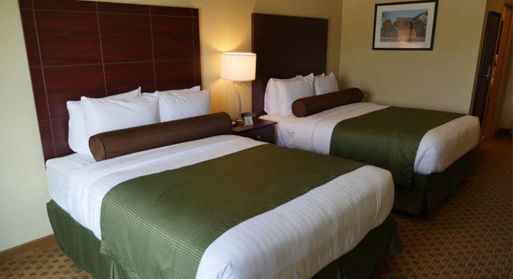 Cobblestone Inn & Suites-Winterset Eksteriør bilde