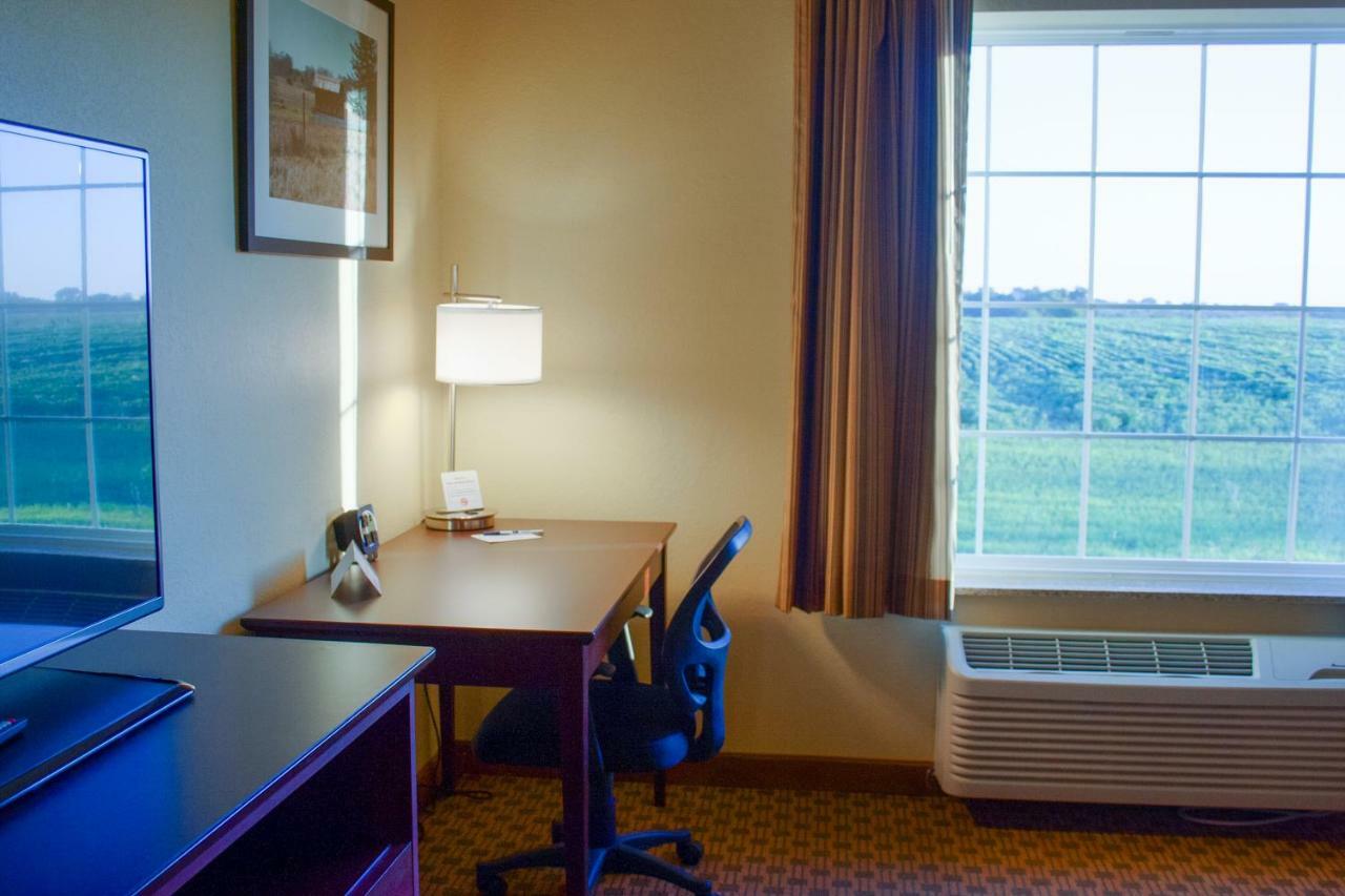 Cobblestone Inn & Suites-Winterset Eksteriør bilde
